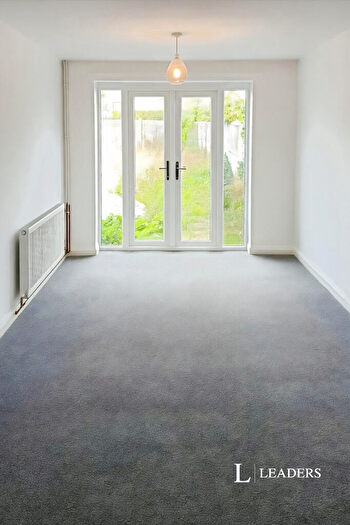 3 Bedroom Semi-Detached House To Rent In Wheelman Road, Crewe, CW1