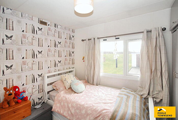 2 Bedroom Chalet For Sale In West Shore Park, Walney, Barrow-in-furness, LA14