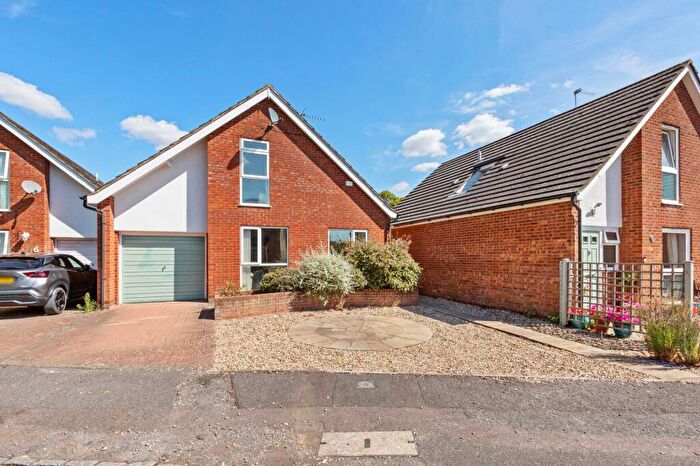 3 Bedroom Detached House For Sale In Clay Close, Flackwell Heath, HP10