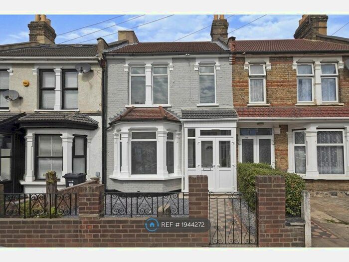 3 Bedroom Terraced House To Rent In Howard Road, Ilford, IG1
