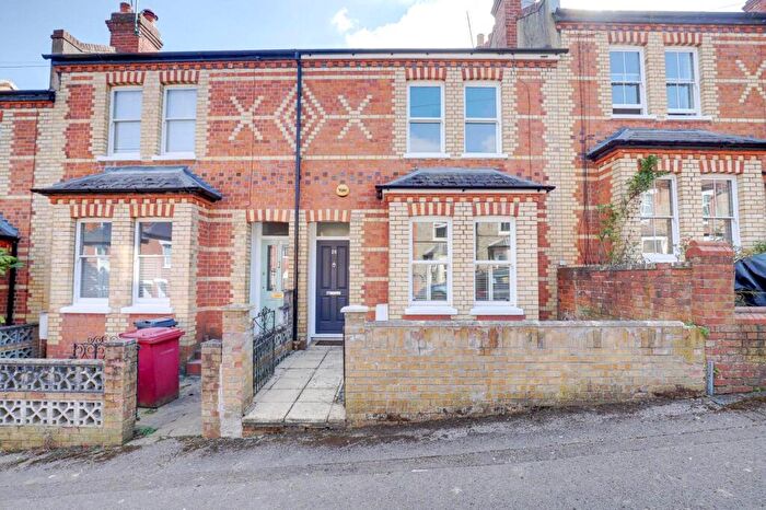 3 Bedroom Terraced House For Sale In Hemdean Hill, Caversham, RG4