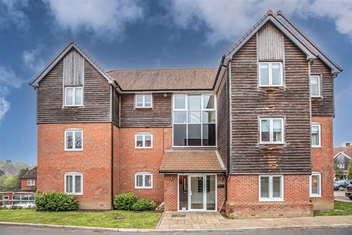 2 Bedroom Flat To Rent In Bramley Avenue, Horam, TN21