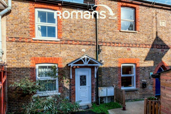 2 Bedroom Cottage To Rent In St. Leonards Road, SL4