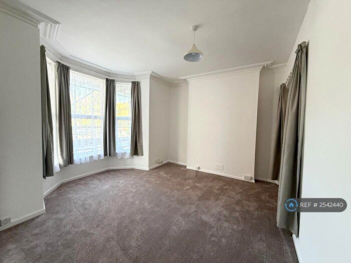1 Bedroom Flat To Rent In Alexandra Road, Mutley, Plymouth, PL4