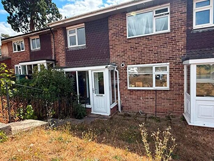 3 Bedroom Terraced House For Sale In Buckhurst Close, Redhill, Surrey, RH1