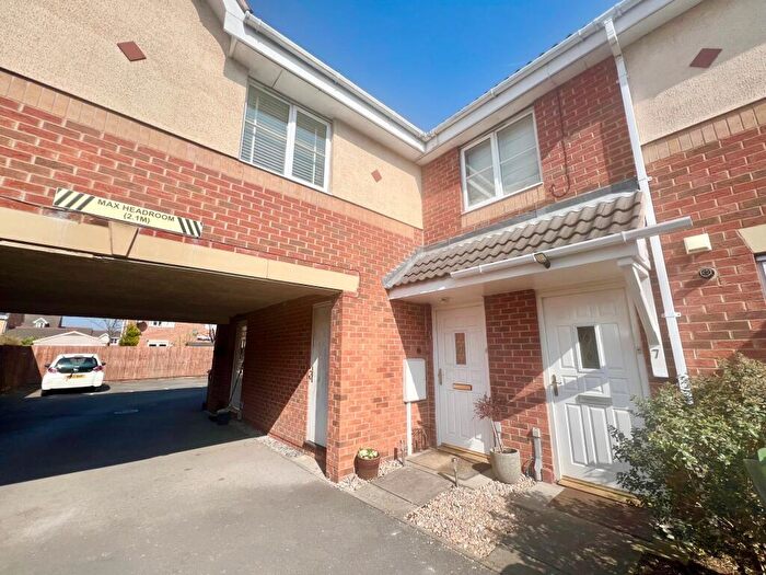 2 Bedroom Flat To Rent In Hennessey Close, Chilwell, NG9