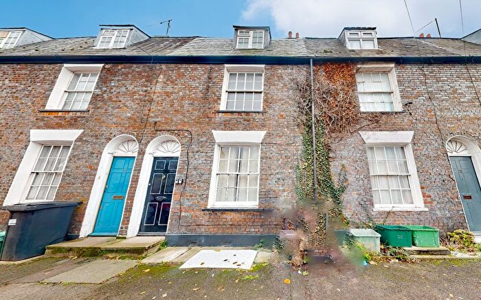 3 Bedroom Property For Sale In Pound Street, Newbury, Berkshire, RG14
