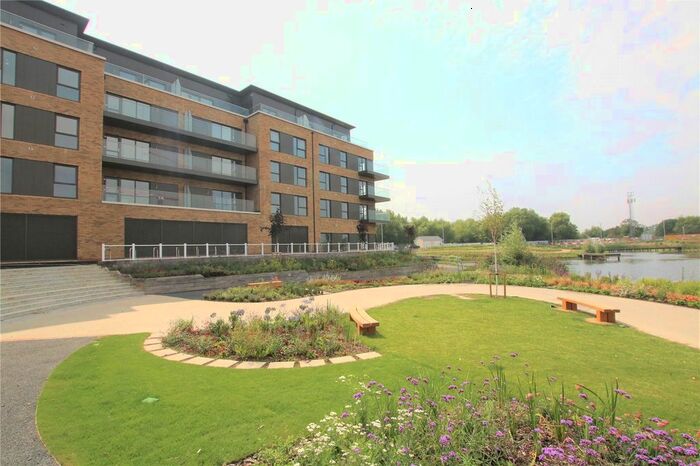 2 Bedroom Flat To Rent In Flagstaff Road, Green Park, Reading, Berkshire, RG2