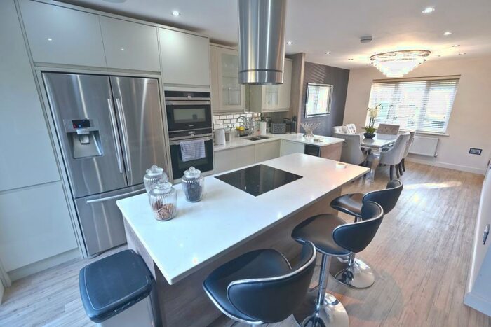 4 Bedroom Detached House For Sale In Vernon Road, Dore, S17