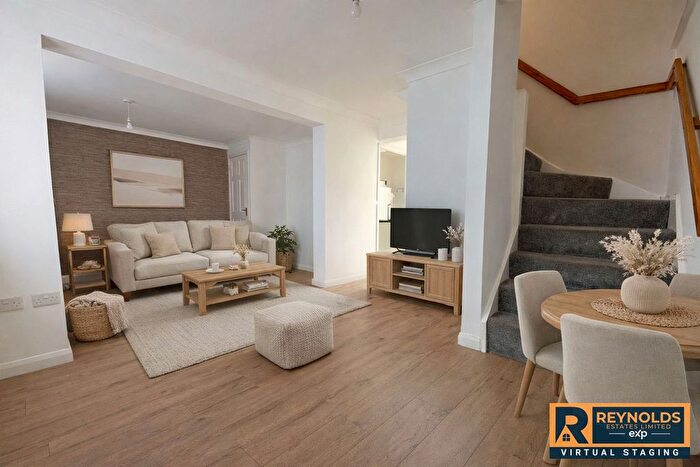 3 Bedroom Detached House For Sale In Holborough Road, Snodland, Kent, ME6