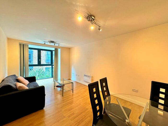 1 Bedroom Flat To Rent In Southside, St. John's Walk, Birmingham, B5