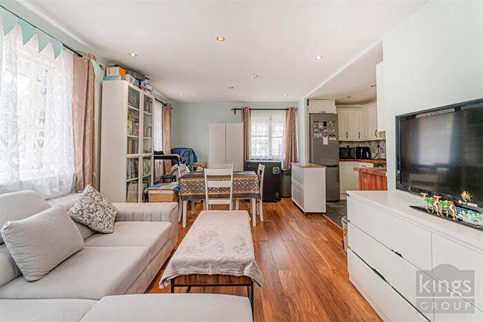 2 Bedroom Flat For Sale In Creighton Road, London, N17