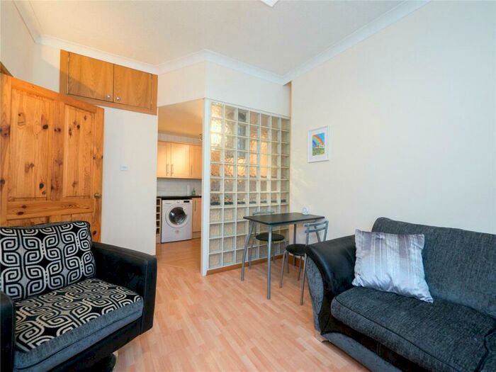 1 Bedroom Property To Rent In Broughton Road, Edinburgh, EH7