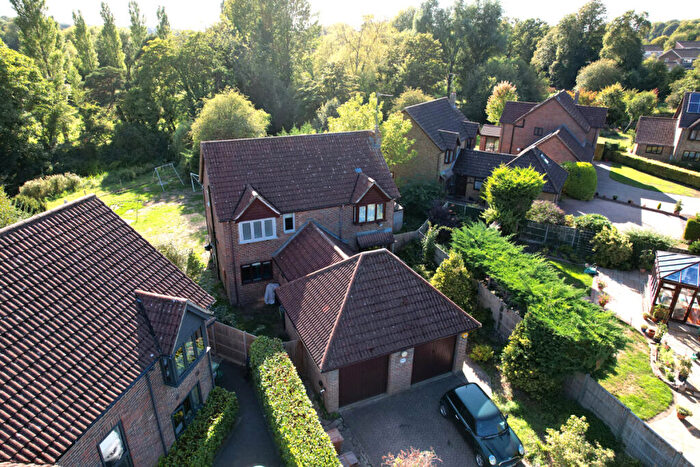 3 Bedroom Detached House For Sale In Glebe Meadow, Overton, Hampshire, RG25
