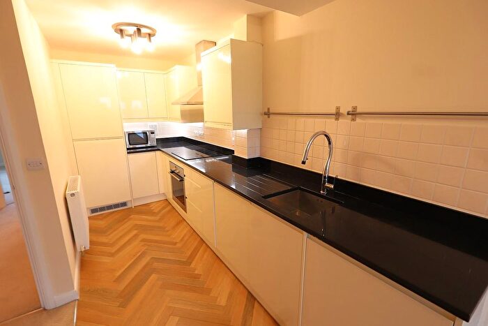 2 Bedroom Flat For Sale In Devon Road, Watford, WD24