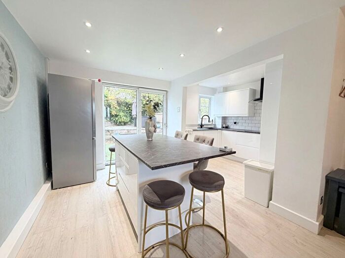 3 Bedroom Terraced House For Sale In Barnfield Road, Hyde, SK14