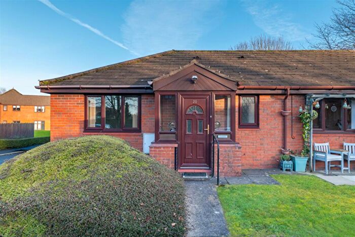 1 Bedroom Semi-Detached Bungalow For Sale In Kings Court, Leyland, PR25