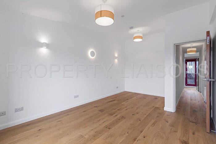3 Bedroom Flat To Rent In Newlands Quay, Wapping, E1W