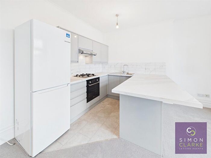 2 Bedroom Flat To Rent In Abercorn Road, Mill Hill, NW7