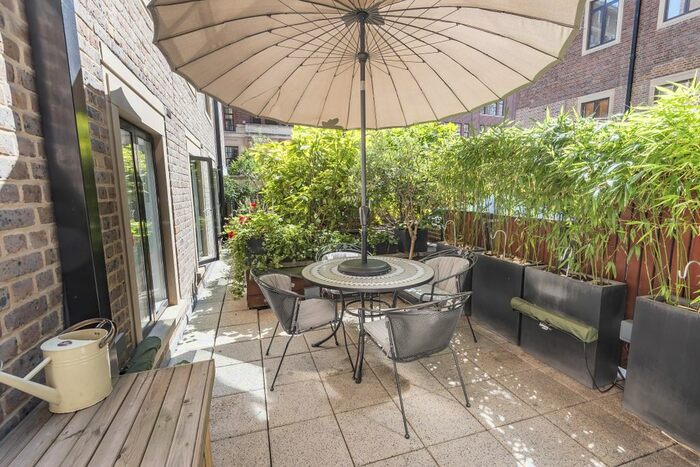 2 Bedroom Flat To Rent In Westminster Green, Dean Ryle St., SW1P