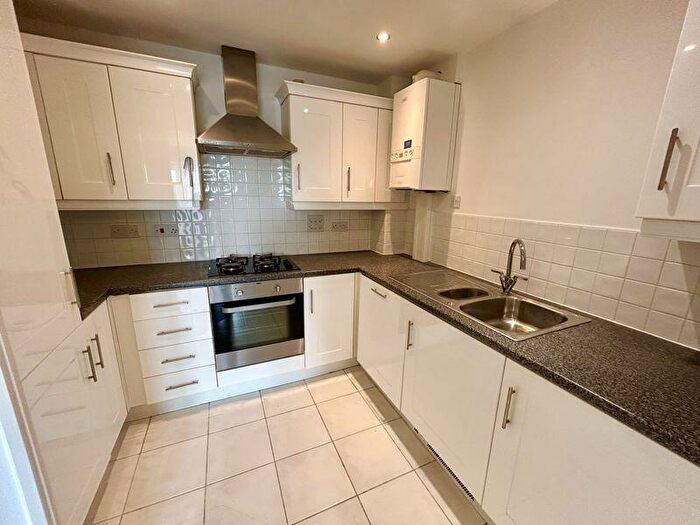 2 Bedroom Flat To Rent In Pinhigh Place, Salford, M6