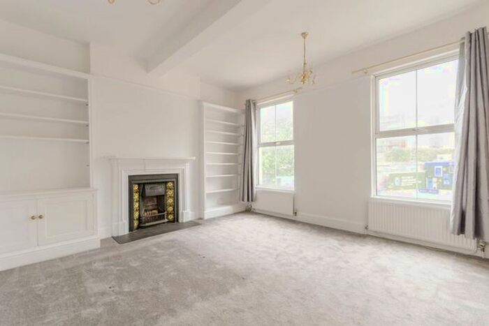 2 Bedroom Maisonette To Rent In Fulham Road, Moore Park Estate, London, SW6