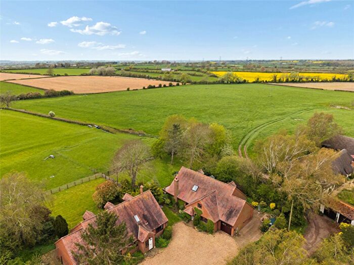 4 Bedroom Bungalow For Sale In Rosebery Close, Hoggeston, MK18