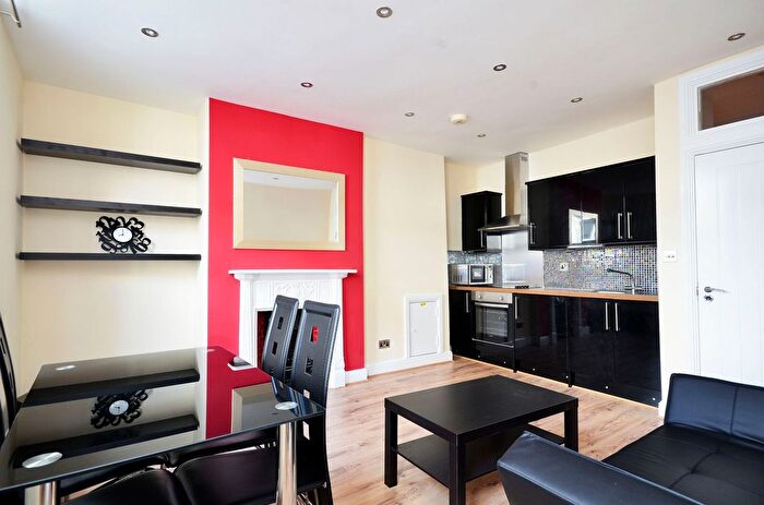 2 Bedroom Flat To Rent In Tottenham Court Road, Fitzrovia, London, W1T