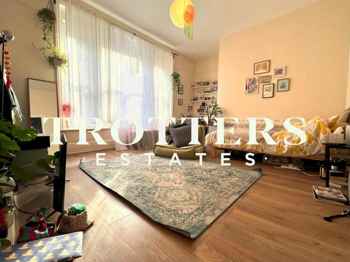 2 Bedroom Flat To Rent In Seven Sisters Road, London, N15