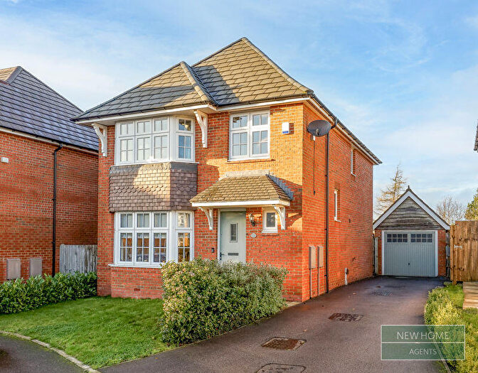 4 Bedroom Detached House For Sale In Campion Drive, Moorside, Oldham, OL4