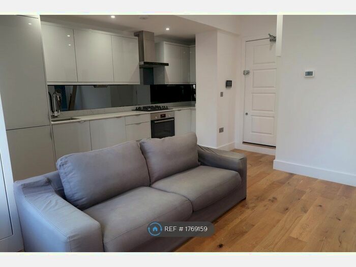 1 Bedroom Flat To Rent In Central House, London, E15