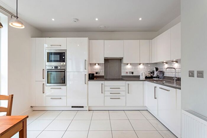 3 Bedroom Flat To Rent In Olympian Way, North Greenwich, SE10