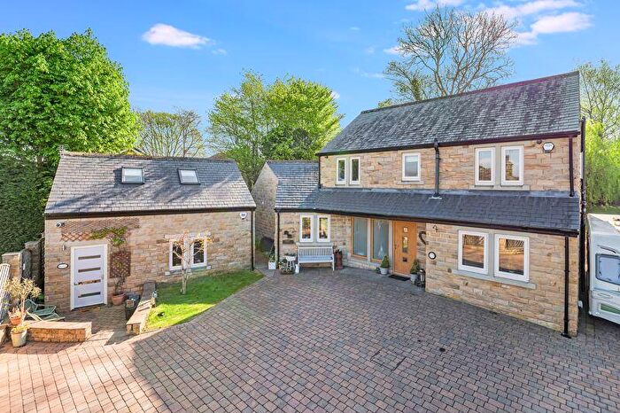 5 Bedroom Detached House For Sale In Mawcroft Grange Drive, Rawdon, LS19