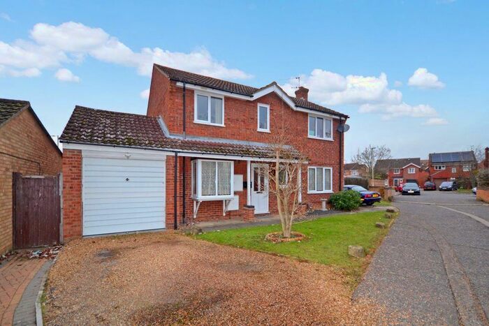 4 Bedroom Detached House To Rent In Trotwood Close, Chelmsford CM1