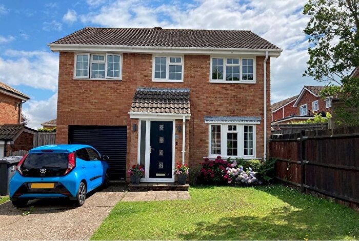 4 Bedroom Detached House For Sale In Howlett Drive, Hailsham, BN27