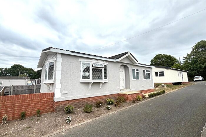 2 Bedroom Mobile Home For Sale In Hill Corner Farm Park, Sandy Lane, Farnborough, Hampshire, GU14