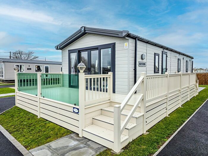 2 Bedroom Mobile/park Home For Sale In Pett Level Road, Winchelsea, TN36