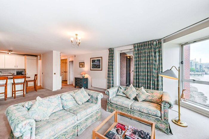 1 Bedroom Flat To Rent In Riverside Court, Nine Elms, London, SW8