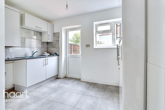 3 Bedroom Terraced House For Sale In Rosedene Avenue, Croydon, CR0