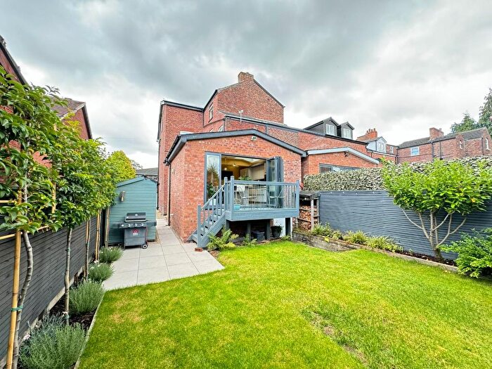 5 Bedroom Semi-detached House For Sale In Cromwell Road, Stretford, M32