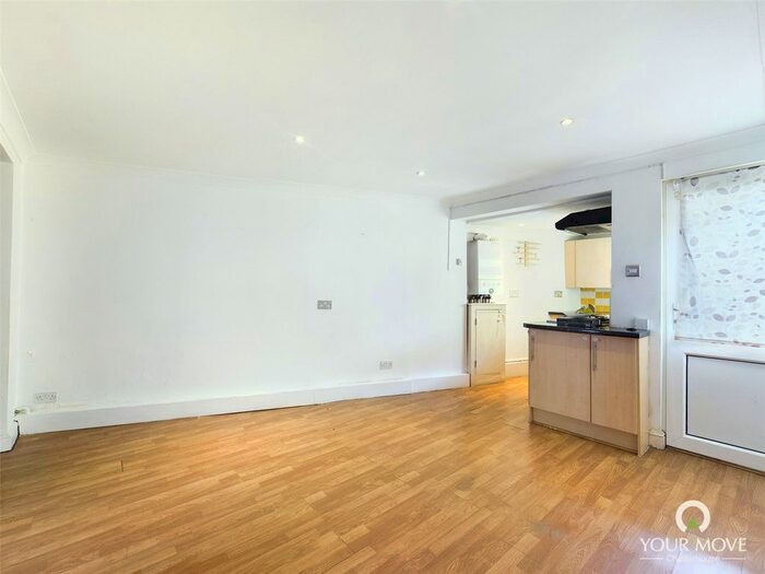 2 Bedroom Flat To Rent In Richmond Road, Ramsgate, Kent, CT11