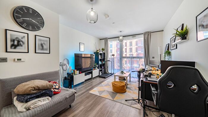 1 Bedroom Flat For Sale In Catimor House, Cranton Avenue, Hayes, UB3