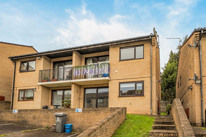2 Bedroom Flat For Sale In Hollybush Heights, Cardiff, CF23