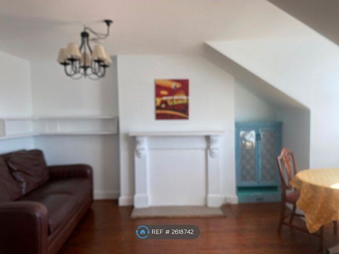 2 Bedroom Flat To Rent In Claremont Road, London, NW2