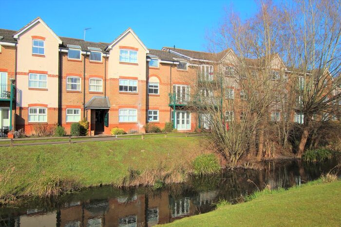 2 Bedroom Flat To Rent In Mill Stream Lodge (), Rickmansworth, WD3
