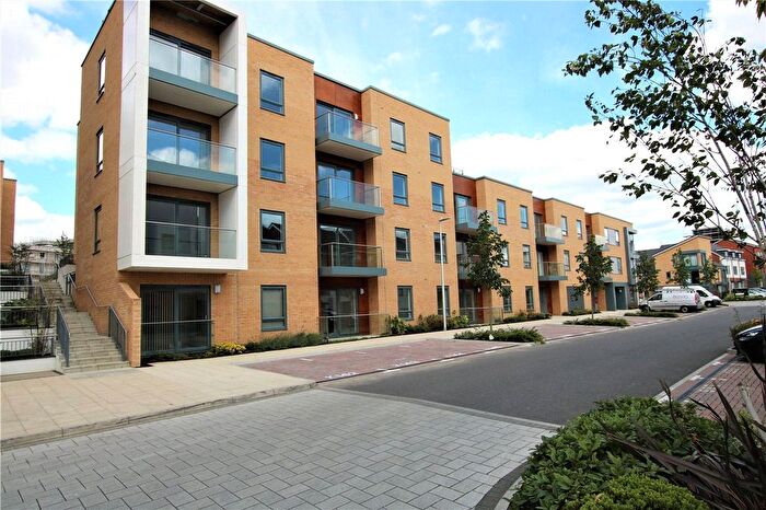 2 Bedroom Flat For Sale In Nightingale House, Drake Way, Reading, Berkshire, RG2