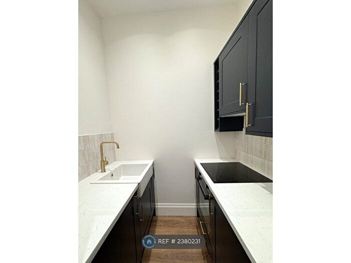 Studio To Rent In Queen's Gate, London, SW7