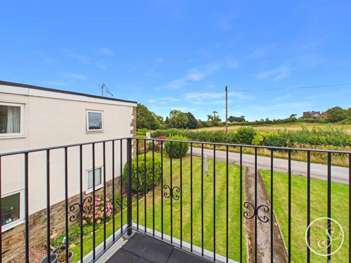 2 Bedroom Apartment To Rent In Avon Court, Leeds, LS17