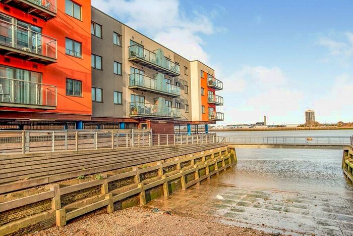 2 Bedroom Flat To Rent In Mast Quay, London, SE18