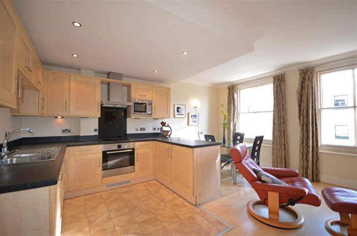 2 Bedroom Flat To Rent In Copperfield House, Sheet Street, Windsor, SL4